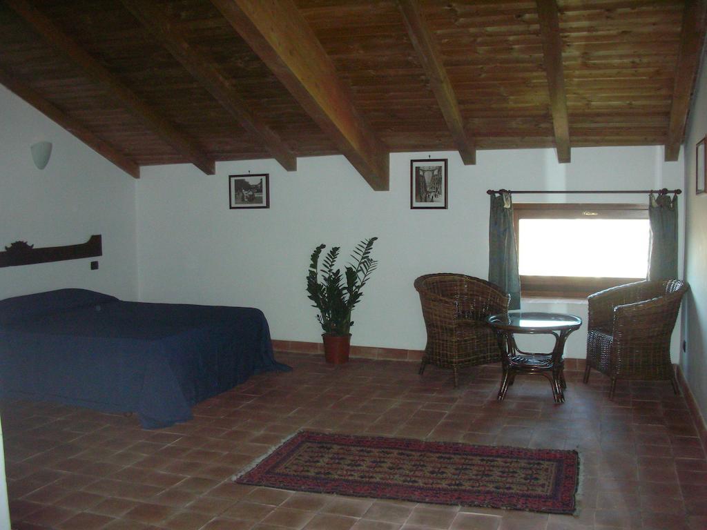 Guest House Pedamentina Νάπολη Δωμάτιο φωτογραφία